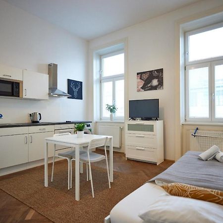 Nice Studio Close To Metro III Vienna Exterior photo